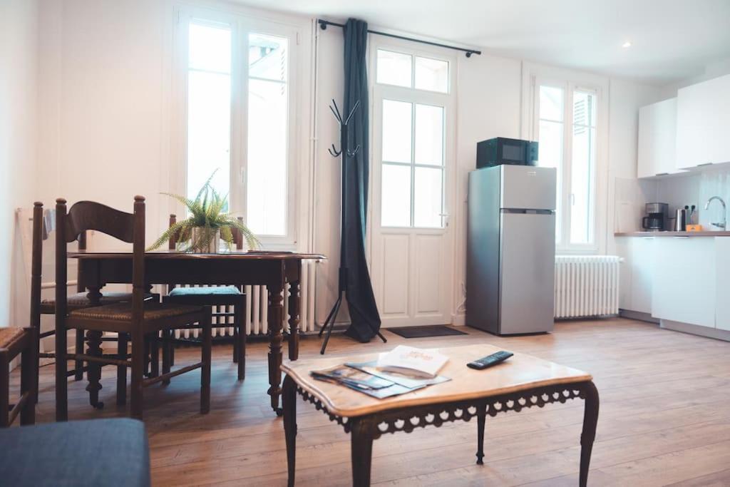 L'Etape - La Maison Des Amis Tours Extérieur photo